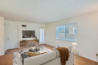 Photo #1: 240007656 Listing