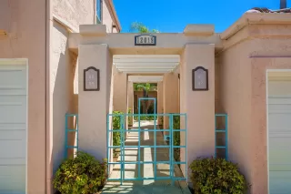 Photo #2: 240007696 Listing