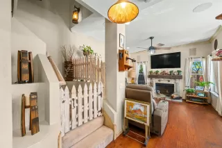 Photo #5: 240007696 Listing