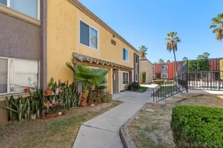 Photo #2: 240007706 Listing