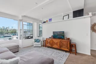 Photo #2: 240007736 Listing