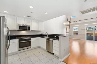 Photo #6: 240007747 Listing