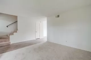 Photo #4: 240007770 Listing