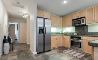 Photo #6: 240007800 Listing