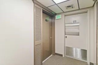 Photo #5: 240007836 Listing