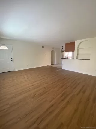 Photo #6: 240007845 Listing