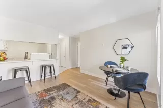 Photo #4: 240007870 Listing