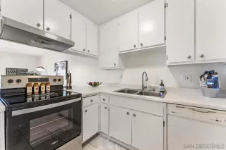 Photo #5: 240007870 Listing