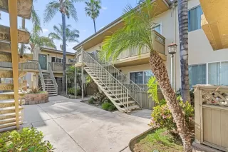 Photo #5: 240007882 Listing