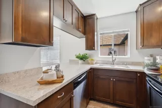 Photo #5: 240007889 Listing