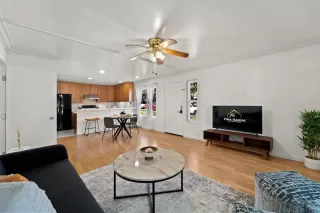 Photo #1: 240007907 Listing