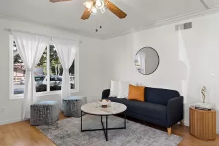 Photo #2: 240007907 Listing