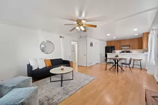 Photo #3: 240007907 Listing