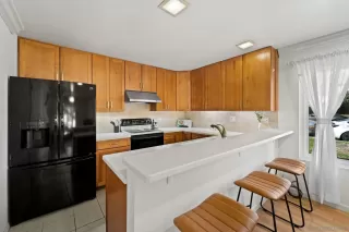 Photo #5: 240007907 Listing