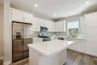 Photo #2: 240007929 Listing 