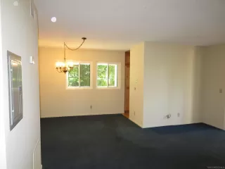 Photo #6: 240007958 Listing