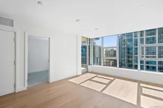 Photo #2: 240007967 Listing