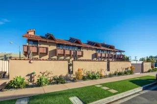 Photo #2: 240008022 Listing