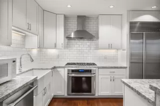 Photo #5: 240008025 Listing