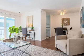 Photo #5: 240008029 Listing