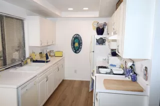 Photo #4: 240008043 Listing