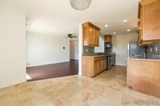 Photo #2: 240008133 Listing