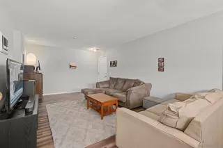 Photo #3: 240008153 Listing 