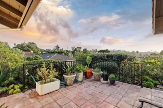 Photo #2: 240008207 Listing