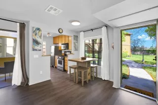 Photo #1: 240008256 Listing