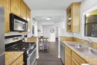 Photo #5: 240008256 Listing