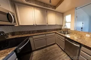 Photo #2: 240008257 Listing