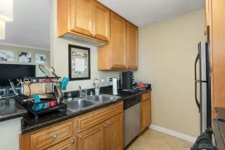 Photo #5: 240008277 Listing