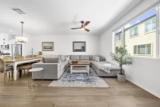 Photo #2: 240008284 Listing