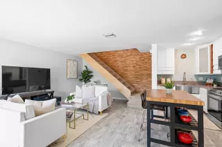 Photo #5: 240008285 Listing