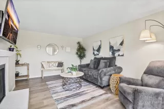 Photo #3: 240008296 Listing 