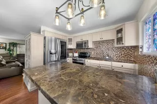 Photo #1: 240008315 Listing 