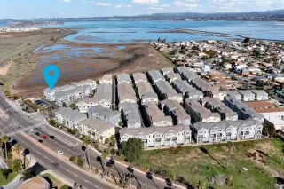 Photo #1: 240008326 Listing