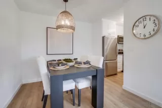 Photo #4: 240008369 Listing