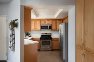 Photo #5: 240008377 Listing