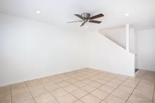 Photo #4: 240008438 Listing