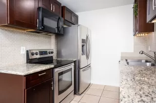 Photo #6: 240008438 Listing