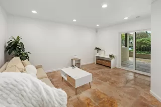 Photo #2: 240008494 Listing