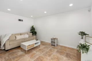 Photo #5: 240008494 Listing