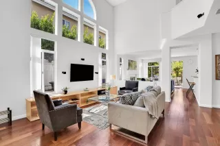 Photo #1: 240008504 Listing