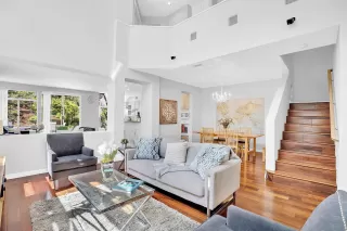 Photo #3: 240008504 Listing