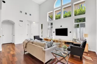 Photo #4: 240008504 Listing