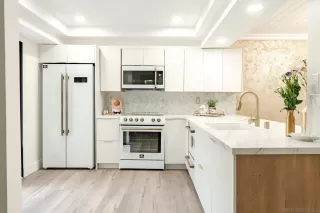 Photo #3: 240008511 Listing