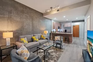 Photo #5: 240008517 Listing