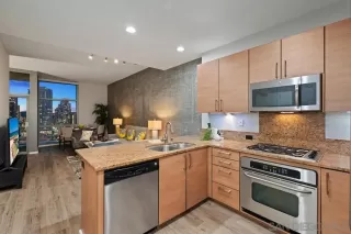 Photo #6: 240008517 Listing