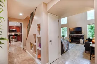 Photo #5: 240008557 Listing 